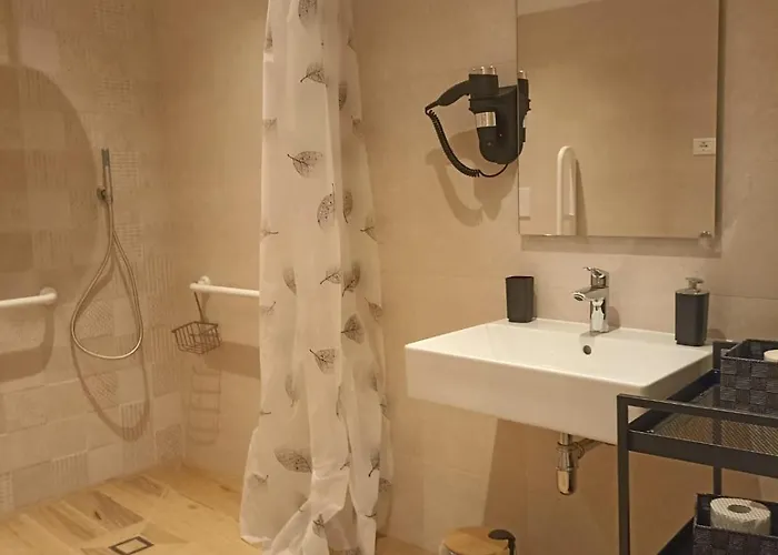 Edera Hall Inclusive